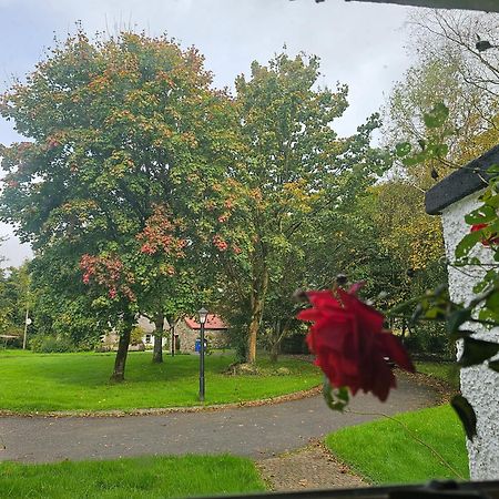 Longford Holiday Red Rose Self Catering Cottage Exterior foto